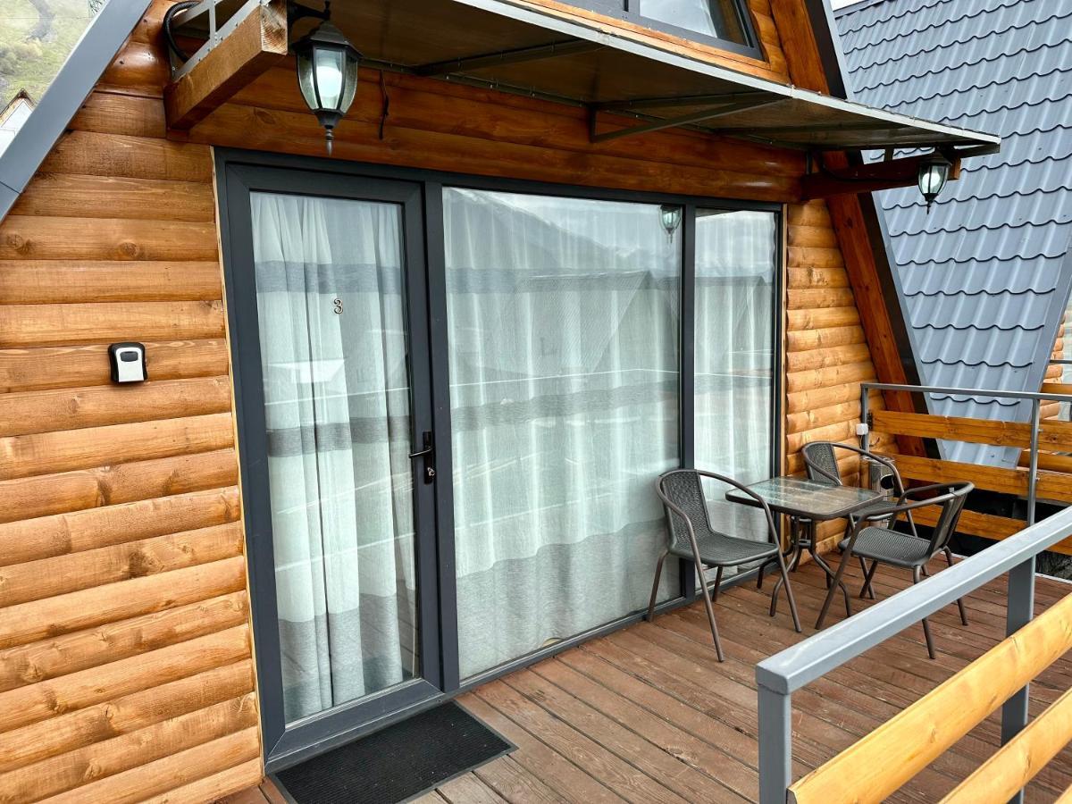 T&T Cottage Kazbegi Extérieur photo