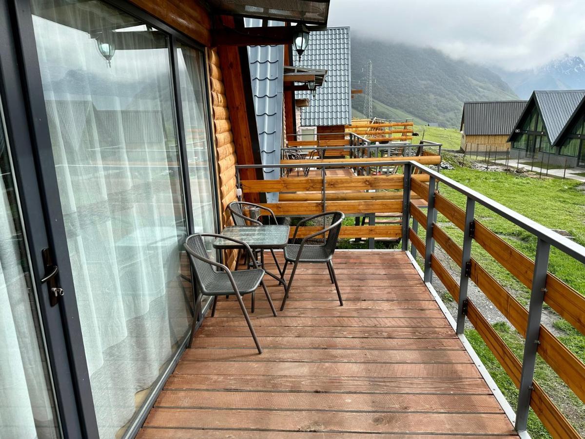 T&T Cottage Kazbegi Extérieur photo