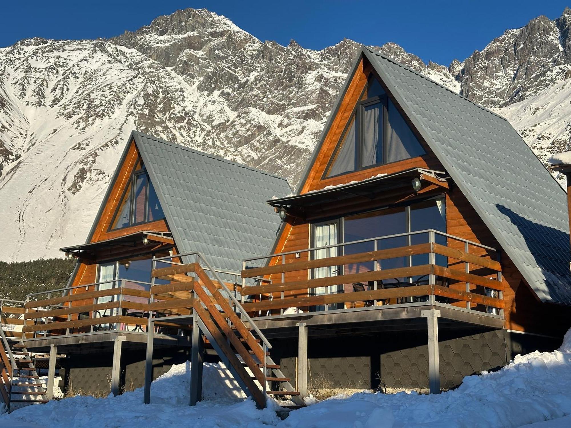 T&T Cottage Kazbegi Extérieur photo